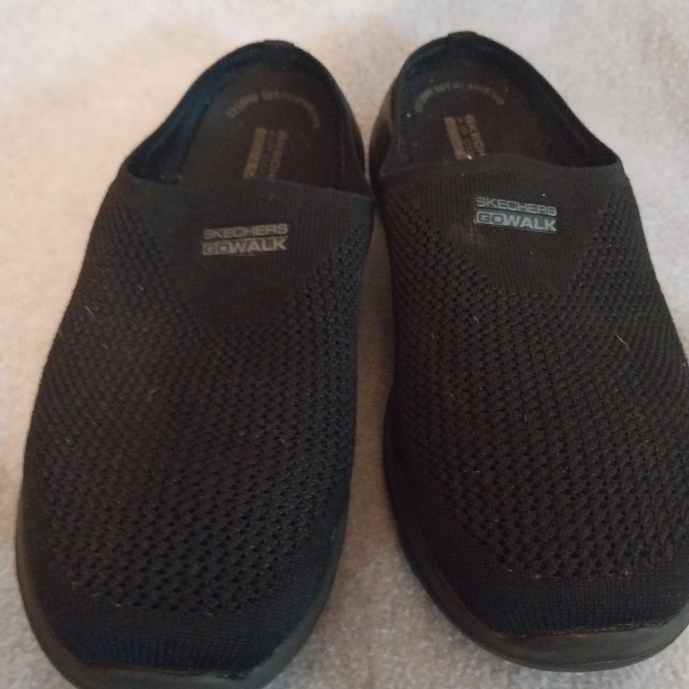 Skechers Women's Black Go Walk Slip-Ons, Size 8